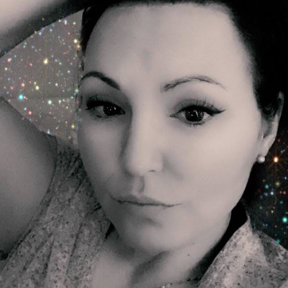 Meet your Posher, Christine - Picture 1 of 1